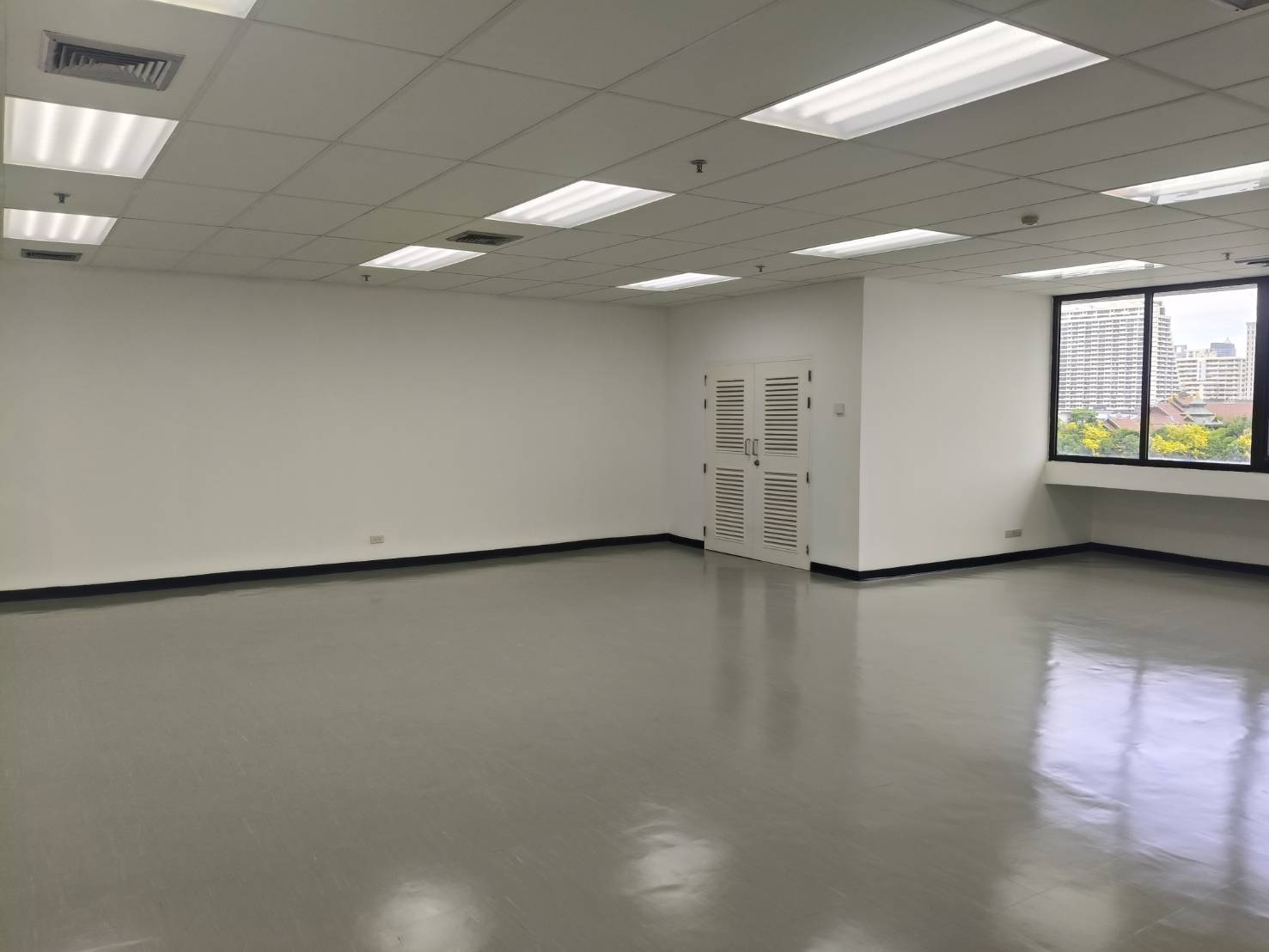 Office Room 6
